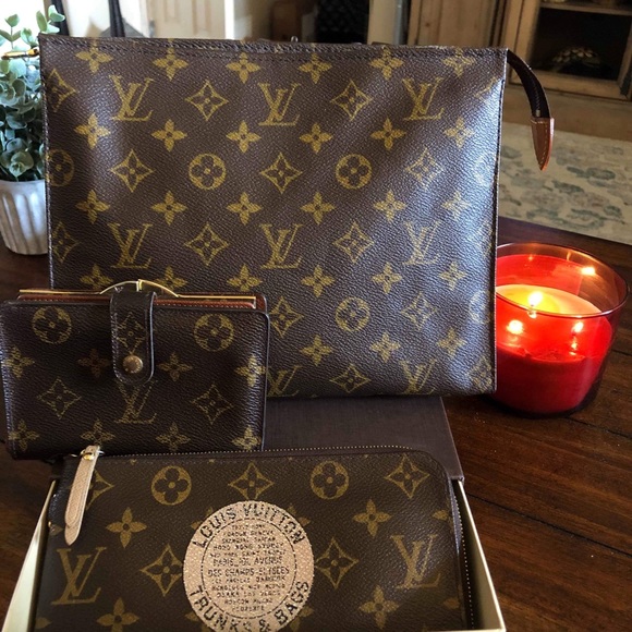 Louis Vuitton Handbags - Louis Vuitton Limited trunks complice 🖤